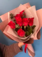 Букет алых роз 🌹