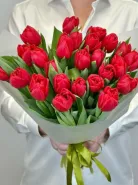 25 красных тюльпанов 