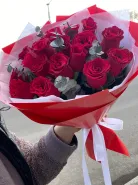 Букет роз с эвкалиптом