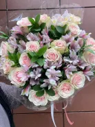 Букет розы и альстромерия «Совершенство»