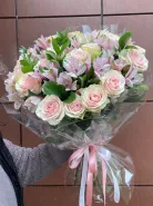 Букет розы и альстромерия «Совершенство»