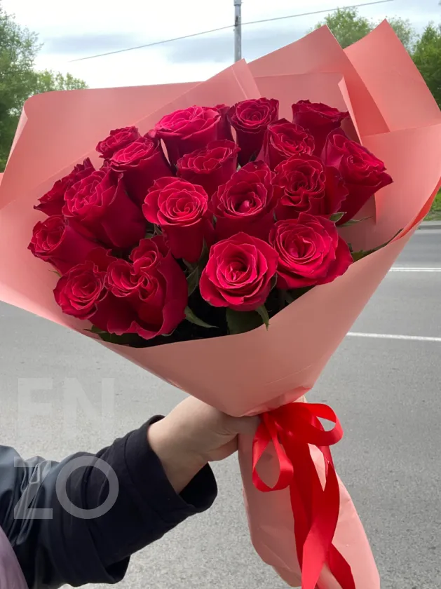 Букет из 19 роз Кения