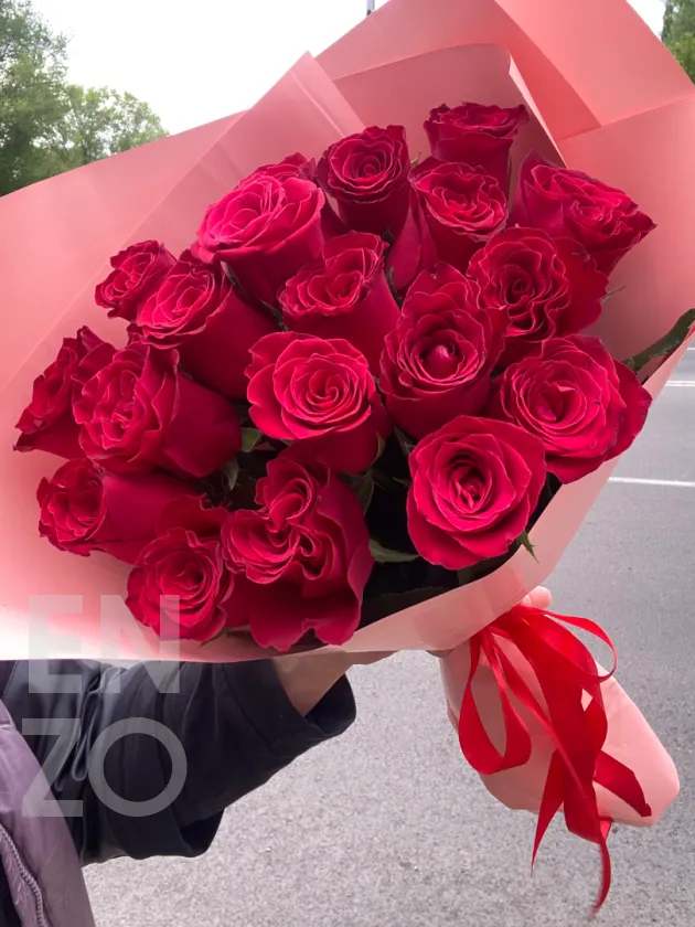 Букет из 19 роз Кения