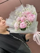 Букет« Ароматные пионы с гипсофилой»