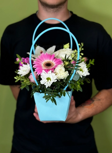 Композиция в сумочке «Ягодный сорбет» от интернет-магазина цветов в 